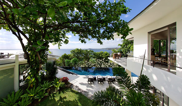 OPEN TO THE LANDSCAPE
